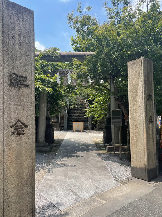 鶯谷・元三島神社